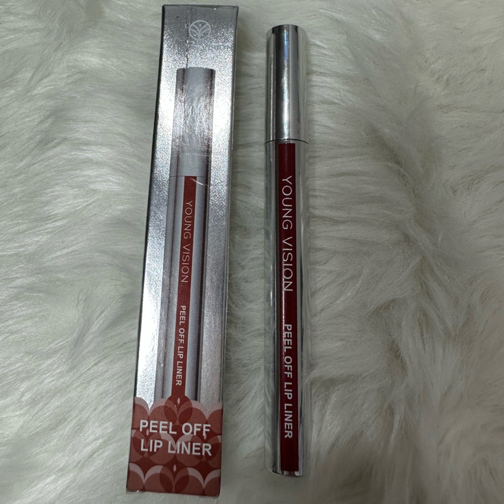 🚨 3/$25 🚨 Peel Off Lip Liner - Red